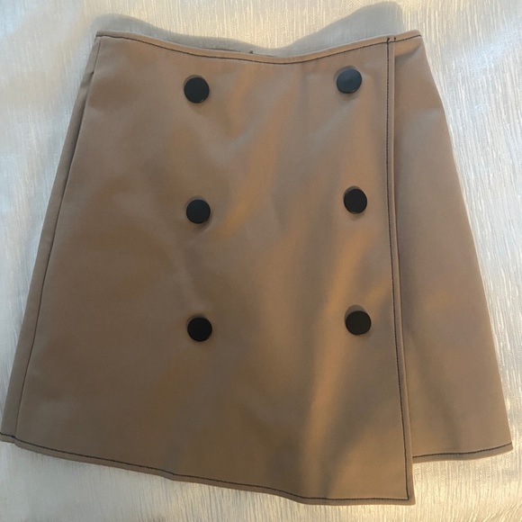 C/meo collective tan mini skirt with black buttons